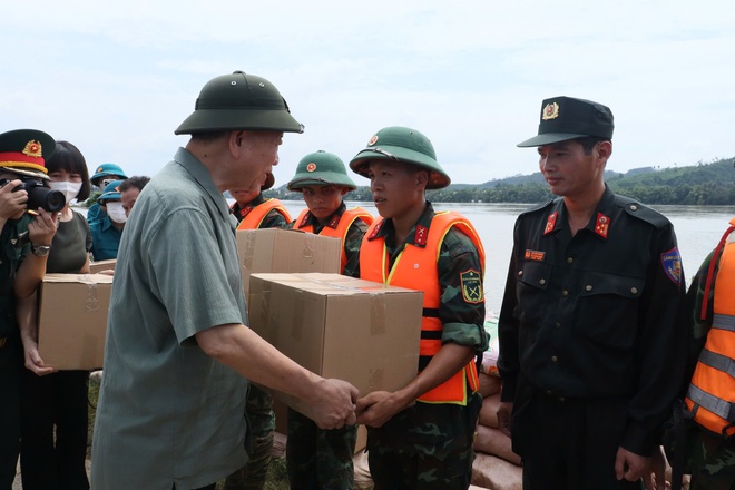 Tổng Bí thư, Chủ tịch nước: Đặt sự an toàn của người dân lên trên hết- Ảnh 4.