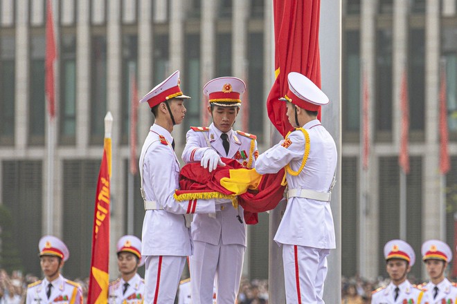 Thiêng liêng nghi lễ thượng cờ mừng Quốc khánh 2.9- Ảnh 7.