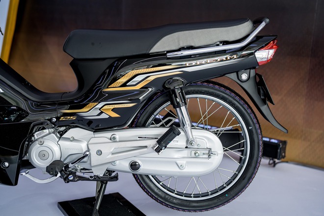 Honda Dream 125 có phiên bản kỷ niệm 25 năm, sản xuất 88 xe- Ảnh 4.