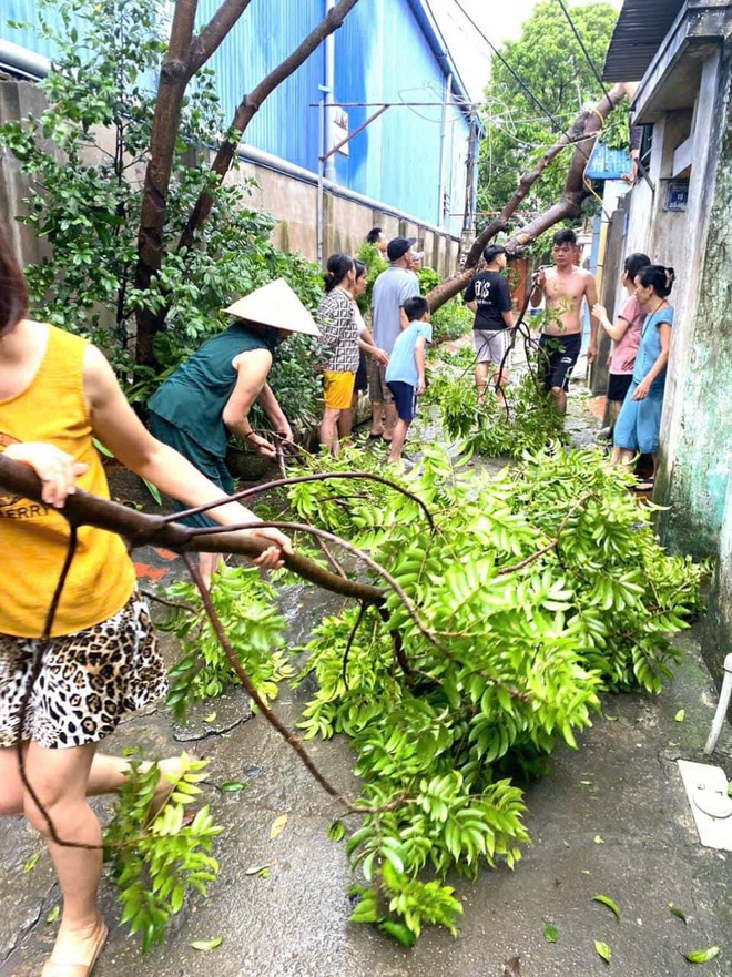 Những hình ảnh đẹp người dân chung tay dọn dẹp sau bão- Ảnh 14.