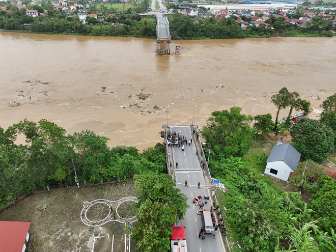 Nạn nhân vụ sập cầu Phong Châu: ‘Tôi như được sinh ra lần thứ 2’- Ảnh 3. Nạn nhân vụ sập cầu Phong Châu: ‘Tôi như được sinh ra lần thứ 2’- Ảnh 3.
