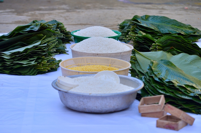 Bộ đội biên phòng mổ lợn, gói 300 bánh chưng tặng dân bản- Ảnh 6.