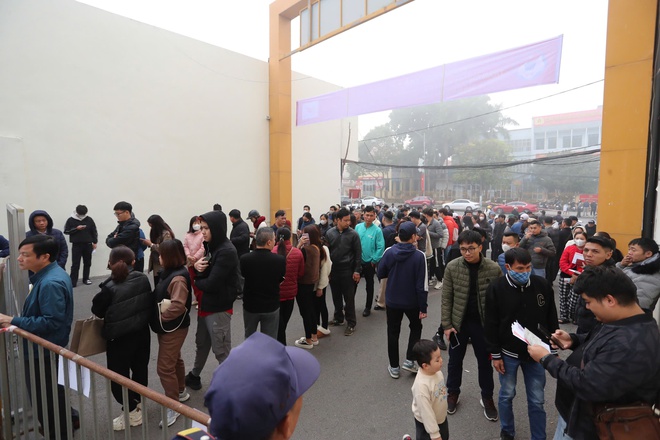 V&eacute; chợ đen tăng ch&oacute;ng mặt, chung kết Việt Nam đấu Th&aacute;i Lan sốt x&igrave;nh xịch- Ảnh 2.