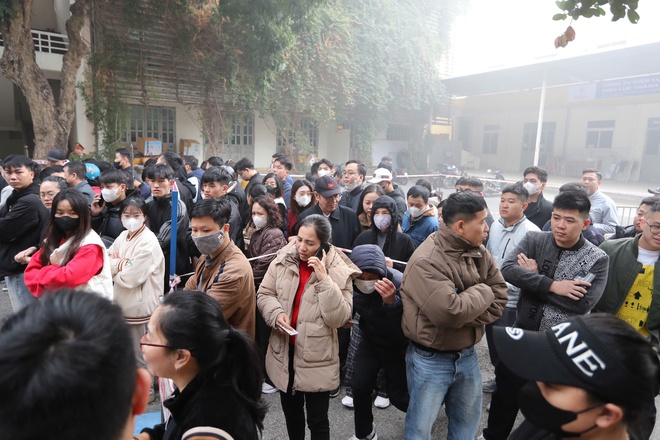 V&eacute; chợ đen tăng ch&oacute;ng mặt, chung kết Việt Nam đấu Th&aacute;i Lan sốt x&igrave;nh xịch- Ảnh 5.