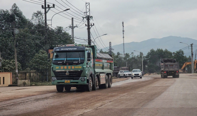 Lo ngại xe tải chở đất gây ô nhiễm, mất an toàn giao thông ở Quy Nhơn- Ảnh 11.