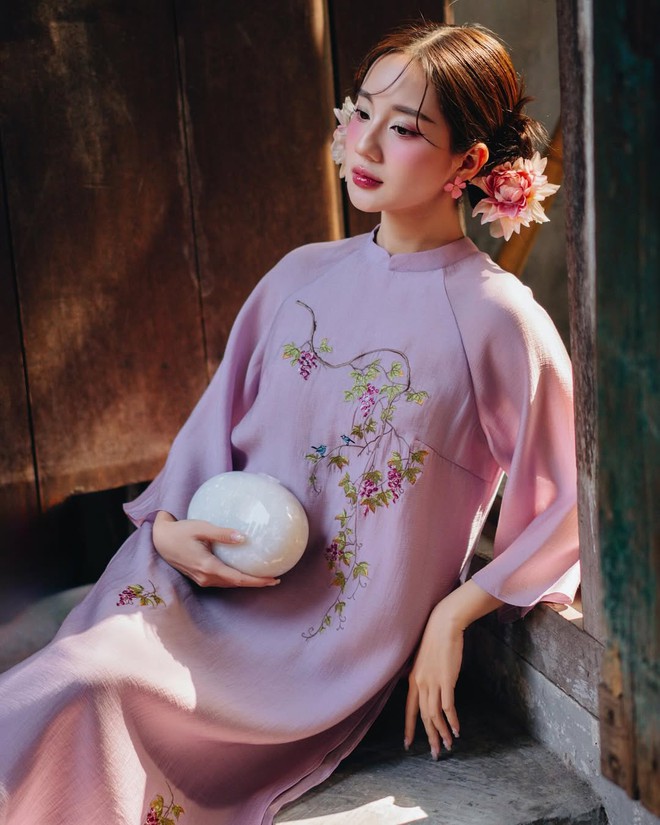 Update the patterned ao dai models that are'making waves' early this year - Photo 3.