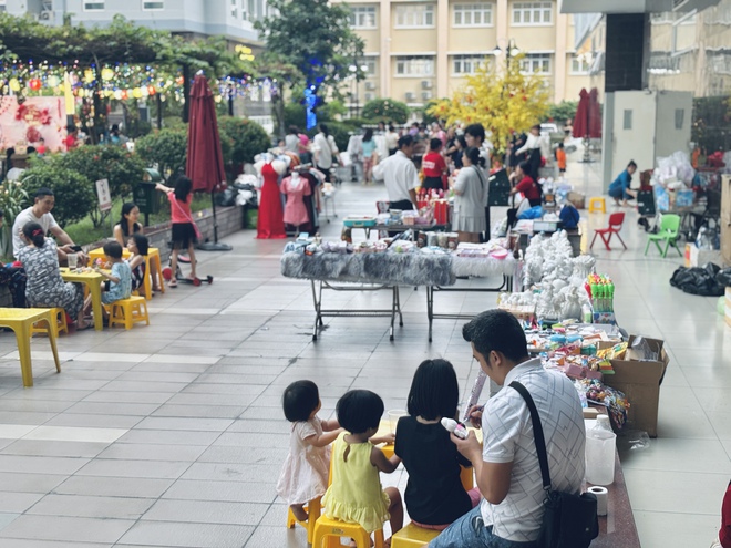 Chung cư TP.HCM tổ chức hội xuân: Phần thưởng dành tặng lao công, bảo vệ- Ảnh 4.