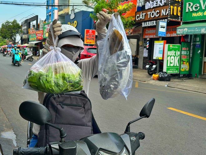 Quán tai tượng chiên xù ở TP.HCM có ngày bán hơn… 1 tấn cá: Bí quyết gì?- Ảnh 5.