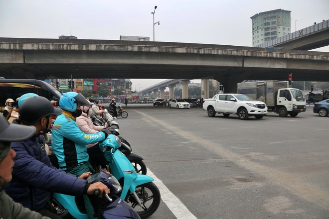 Thí điểm phân làn nút Khuất Duy Tiến - Nguyễn Xiển, nhiều đường huyết mạch 'vạ lây'- Ảnh 3.