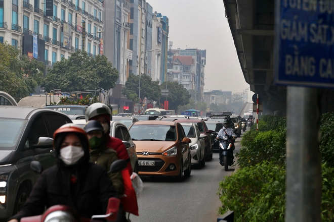 Thí điểm phân làn nút Khuất Duy Tiến - Nguyễn Xiển, nhiều đường huyết mạch 'vạ lây'- Ảnh 7.