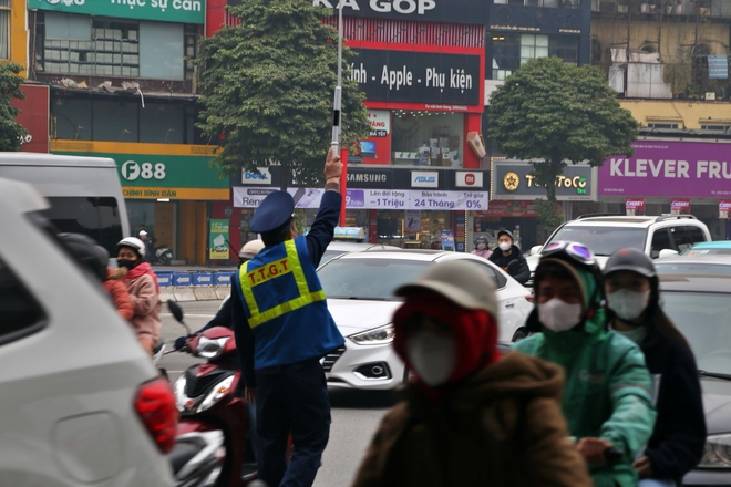 Thí điểm phân làn nút Khuất Duy Tiến - Nguyễn Xiển, nhiều đường huyết mạch 'vạ lây'- Ảnh 4.