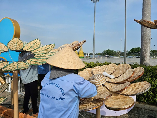 Chủ tịch Xuyên Mộc giải nghĩa linh vật hổ mang chúa đội nón lá- Ảnh 7.