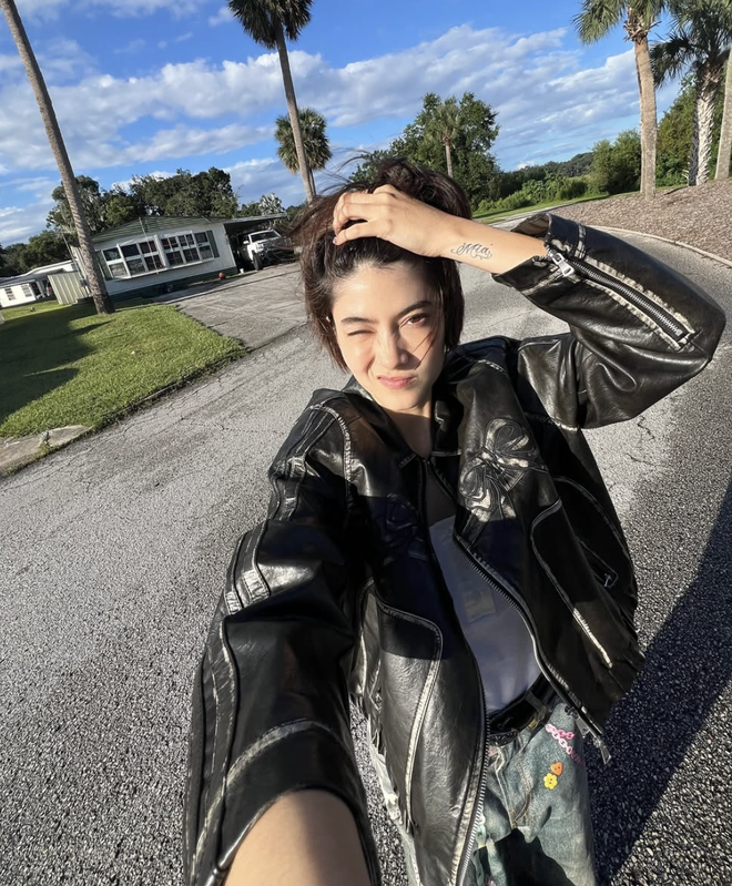 Diện áo khoác da chuẩn fashionista cho ngày thu thêm chất- Ảnh 9.