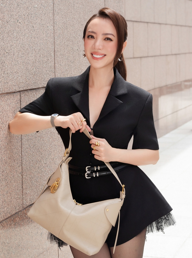 Thu Trang gợi cảm ở tuổi 41, tiết lộ ch…