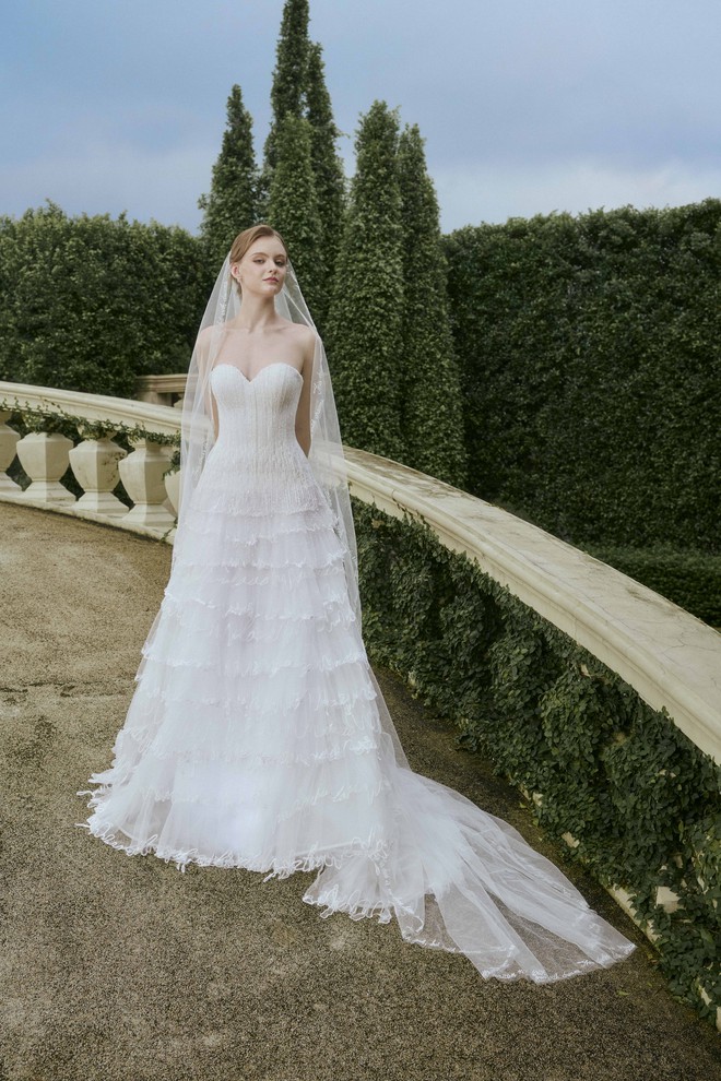 Váy cưới lãng mạn cho quý cô hiện đại trong mùa thu 2025 - Ảnh 7.