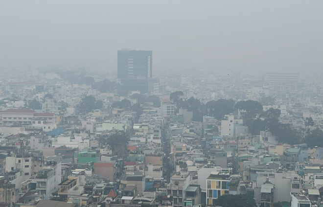 Sáng nay bầu trời TP.HCM ngầu đục kéo dài vì sao?
- Ảnh 2. Sáng nay bầu trời TP.HCM ngầu đục kéo dài vì sao?
- Ảnh 2.