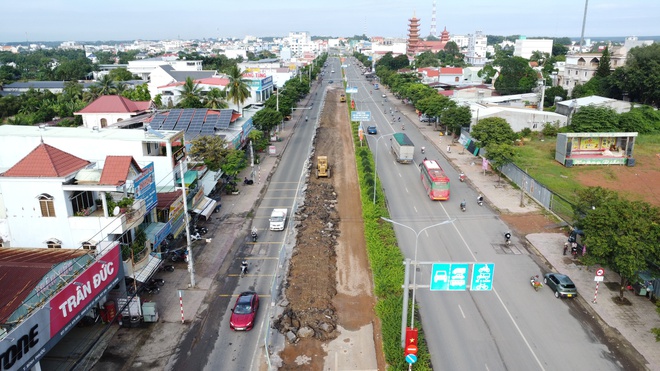 Quốc lộ 14 ở Đồng Nai vá mãi vẫn hư, như 'giăng bẫy' người đi đường- Ảnh 12. Quốc lộ 14 ở Đồng Nai vá mãi vẫn hư, như 'giăng bẫy' người đi đường- Ảnh 12.