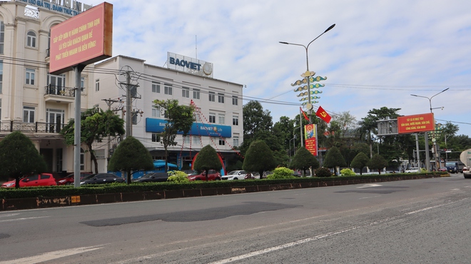 Quốc lộ 14 ở Đồng Nai vá mãi vẫn hư, như 'giăng bẫy' người đi đường- Ảnh 17. Quốc lộ 14 ở Đồng Nai vá mãi vẫn hư, như 'giăng bẫy' người đi đường- Ảnh 17.