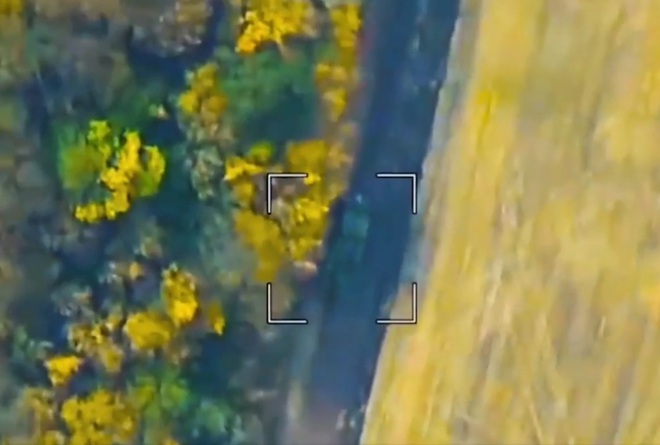 UAV Nga tập kích tổ hợp pháo tự hành 6 triệu USD Ukraine - Ảnh 2.