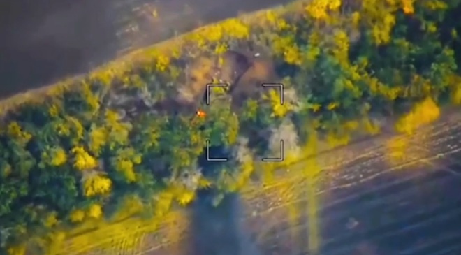 UAV Nga tập kích tổ hợp pháo tự hành 6 triệu USD Ukraine - Ảnh 3.