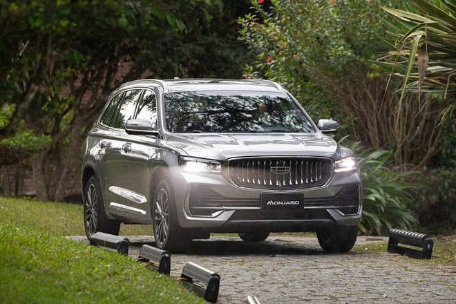 Loạt ô tô mới trình làng đã giảm giá cả 100 triệu tại Việt Nam - Ảnh 2.