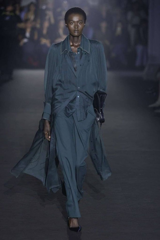 Làm mới phong cách với tân cổ điển - 'new classic'- Ảnh 2. Làm mới phong cách với tân cổ điển - 'new classic'- Ảnh 2.