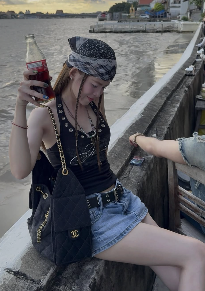 Áo tank top luôn được xem là món đồ 'dễ ghi điểm' - Ảnh 6.