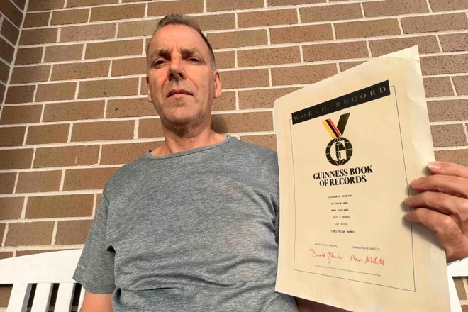 Người có tên dài nhất thế giới, đọc xong mất 20 phút- Ảnh 2. Người có tên dài nhất thế giới, đọc xong mất 20 phút- Ảnh 2.