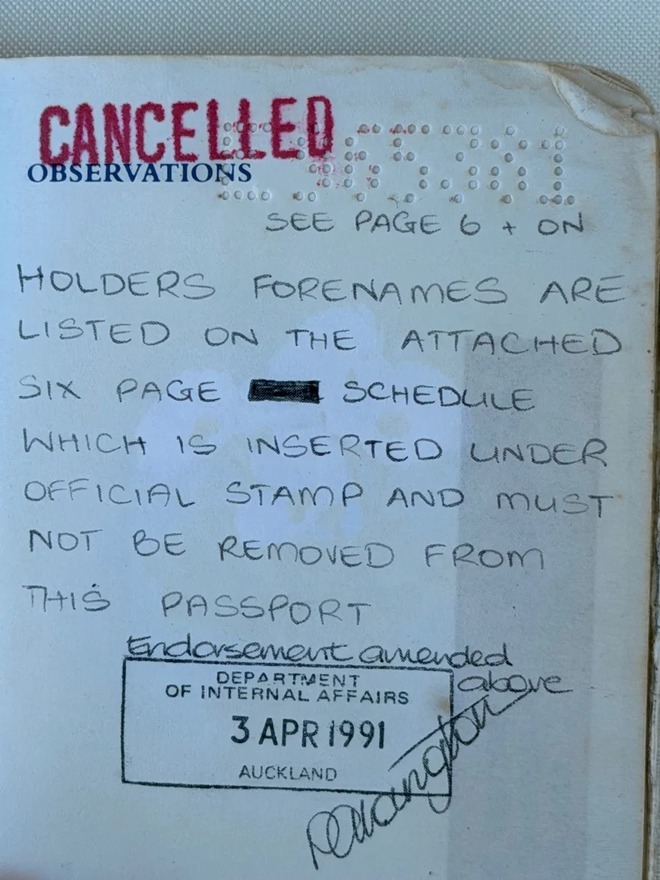 Người có tên dài nhất thế giới, đọc xong mất 20 phút- Ảnh 4. Người có tên dài nhất thế giới, đọc xong mất 20 phút- Ảnh 4.