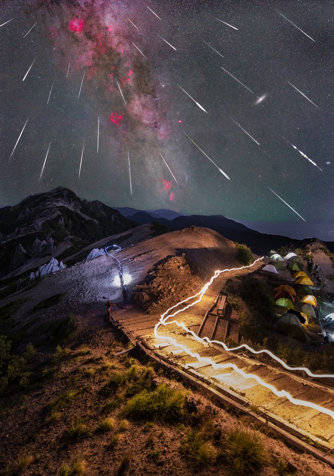 Hiếm gặp: Mưa sao băng cực đại c&ugrave;ng 2 sao chổi 'thắp s&aacute;ng' bầu trời Việt Nam - Ảnh 2.