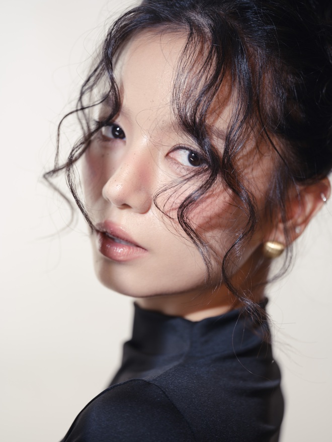 Kh&ocirc;ng nhận ra O Hồng trong phim 'Mưa đỏ'- Ảnh 2.