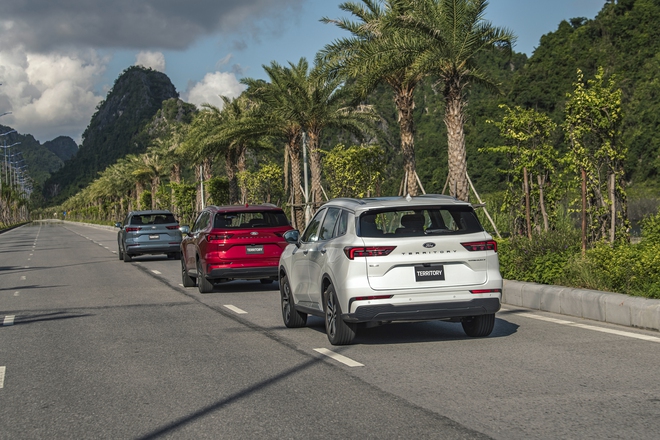 Lái thử 300 km từ đường trường đến sa hình: Ford Territory đã nâng cấp những gì? - Ảnh 2.