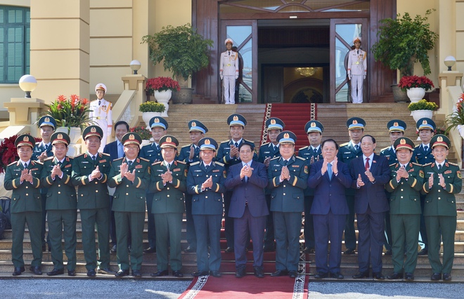 Thủ tướng trao danh hiệu Anh hùng lực lượng vũ trang nhân dân tặng Quân chủng Phòng không - không quân- Ảnh 4.