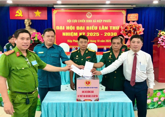 Doanh nghiệp TP . HCM quyên góp 6 , 4 tỉ đồng hỗ trợ đồng bào vùng bão lũ - Ảnh 4. Doanh nghiệp TP . HCM quyên góp 6 , 4 tỉ đồng hỗ trợ đồng bào vùng bão lũ - Ảnh 4.