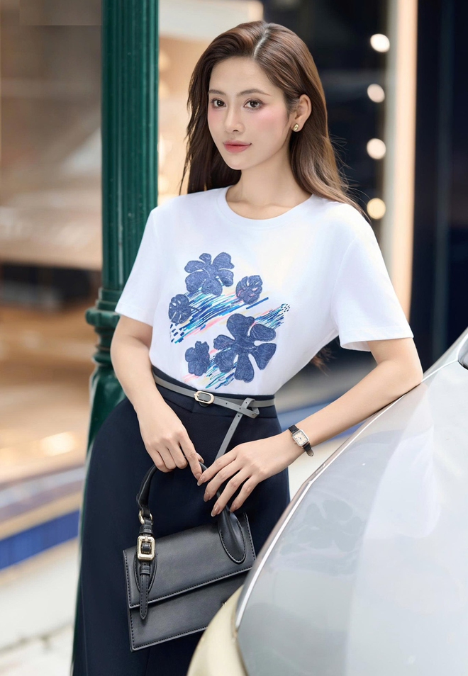 Cách diện áo hoa, váy hoa sang mà không sến Cách diện áo váy hoa lá sang mà không sến - Ảnh 6.