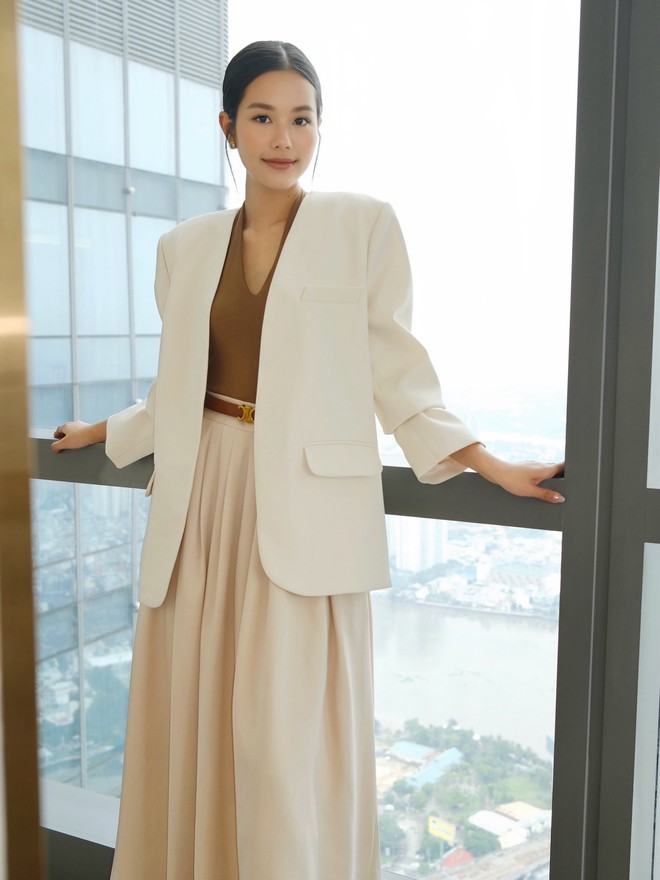 Đón gió lạnh đầu mùa, nàng công sở tỏa sáng với những lựa chọn này Đón gió lạnh đầu mùa, nàng công sở tỏa sáng với những lựa chọn này- Ảnh 6.