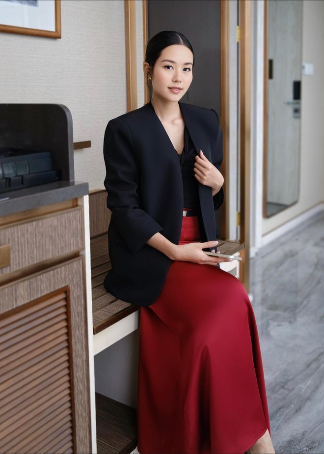 Đón gió lạnh đầu mùa, nàng công sở tỏa sáng với những lựa chọn này Đón gió lạnh đầu mùa, nàng công sở tỏa sáng với những lựa chọn này- Ảnh 7.