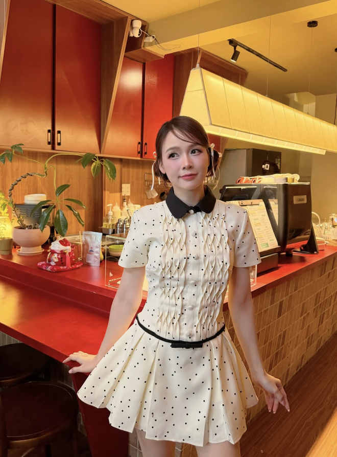 Khi họa tiết chấm bi 'trẻ hóa' phong cách của nàng- Ảnh 2.
