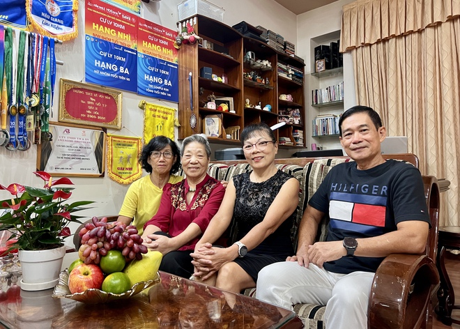 B&iacute; quyết giữ sức khỏe tốt từ đ&ocirc;i vợ chồng lớn tuổi vượt qua bệnh tật - Ảnh 4.