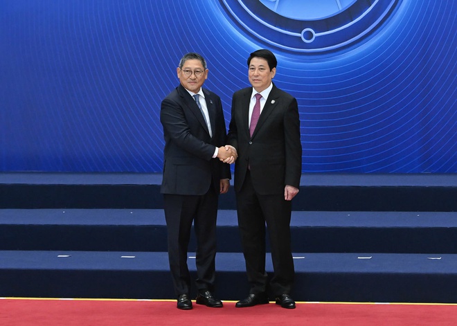 Chủ tịch nước Lương Cường đón các trưởng đoàn tại lễ ký Công ước Hà Nội - Ảnh 4.