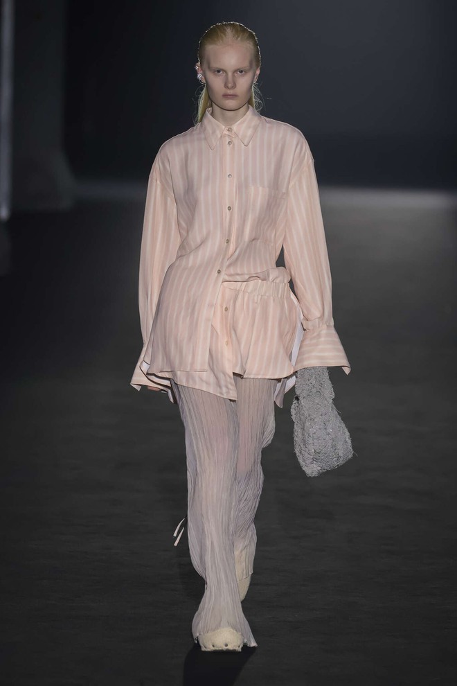 Những thiết kế kẻ "nên có" trong tủ đồ thu đông của các nàng- Ảnh 3.