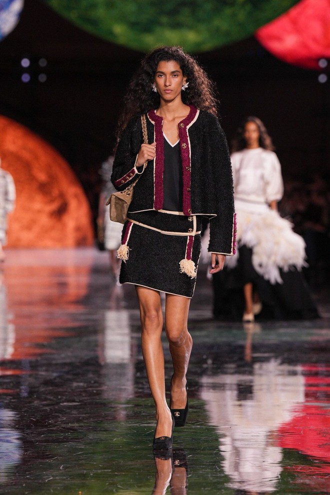 Áo khoác dáng ngắn mẫu áo lý tưởng giúp nàng đón gió  mùa - Ảnh 5.