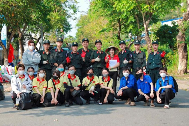 &Aacute;nh s&aacute;ng từ những bước ch&acirc;n - Ảnh 3.