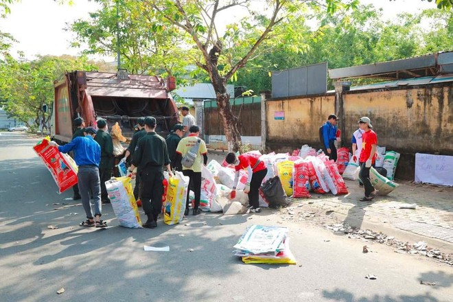 &Aacute;nh s&aacute;ng từ những bước ch&acirc;n - Ảnh 4.