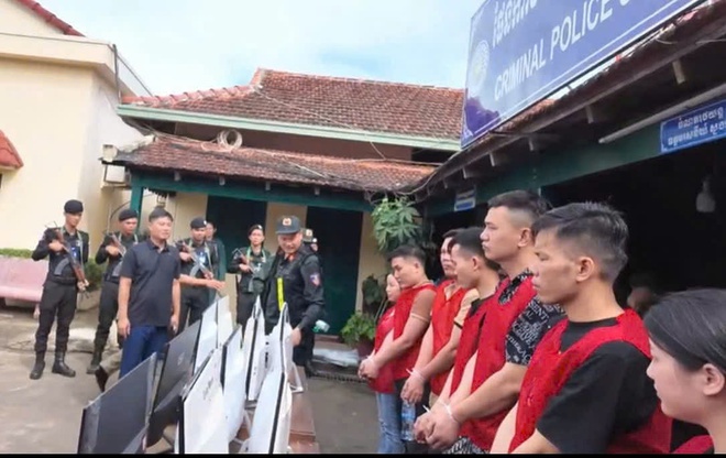 59 người Việt bị bắt trong đường dây lừa đảo xuyên quốc gia tại Campuchia - Ảnh 2.