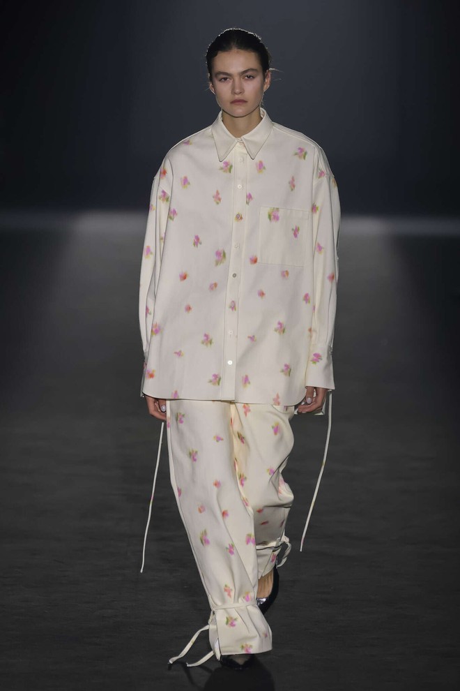 Trang phục không phom dáng lại gây sốt trong mùa mới- Ảnh 6.