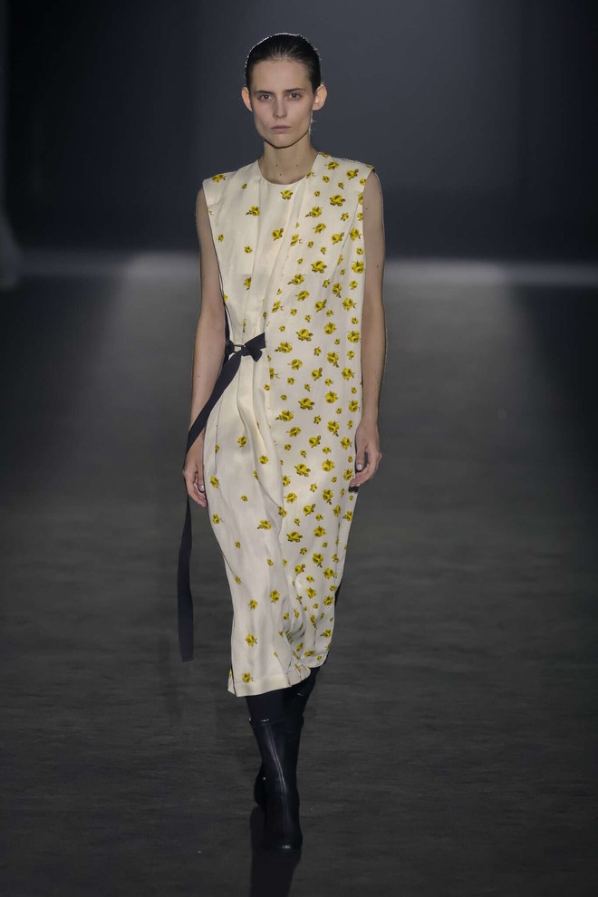 Trang phục không phom dáng lại gây sốt trong mùa mới- Ảnh 7.