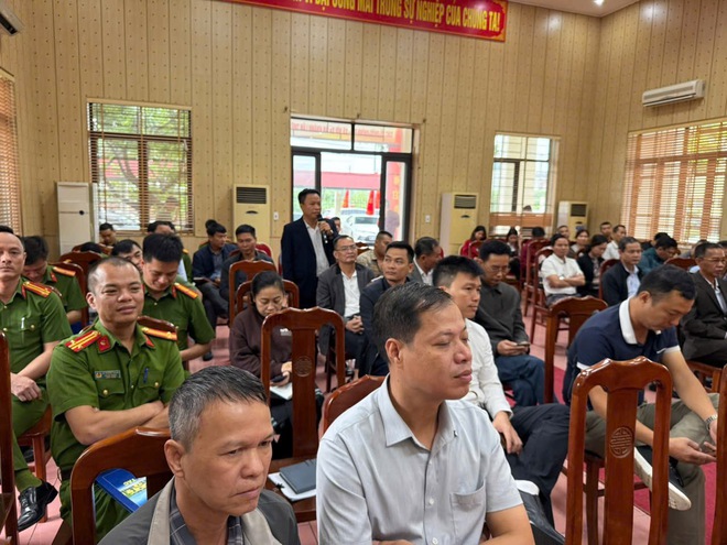 Người d&acirc;n khẳng định với gi&aacute;m đốc c&ocirc;ng an: La Ph&ugrave; kh&ocirc;ng c&ograve;n h&agrave;ng giả, h&agrave;ng nh&aacute;i - Ảnh 5.