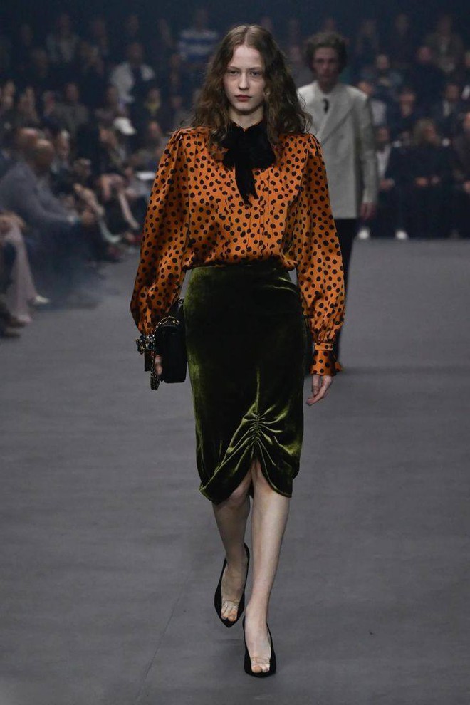 Váy áo retro lên ngôi trong những ng ngày cuối thu lãng mạn - Ảnh 8.