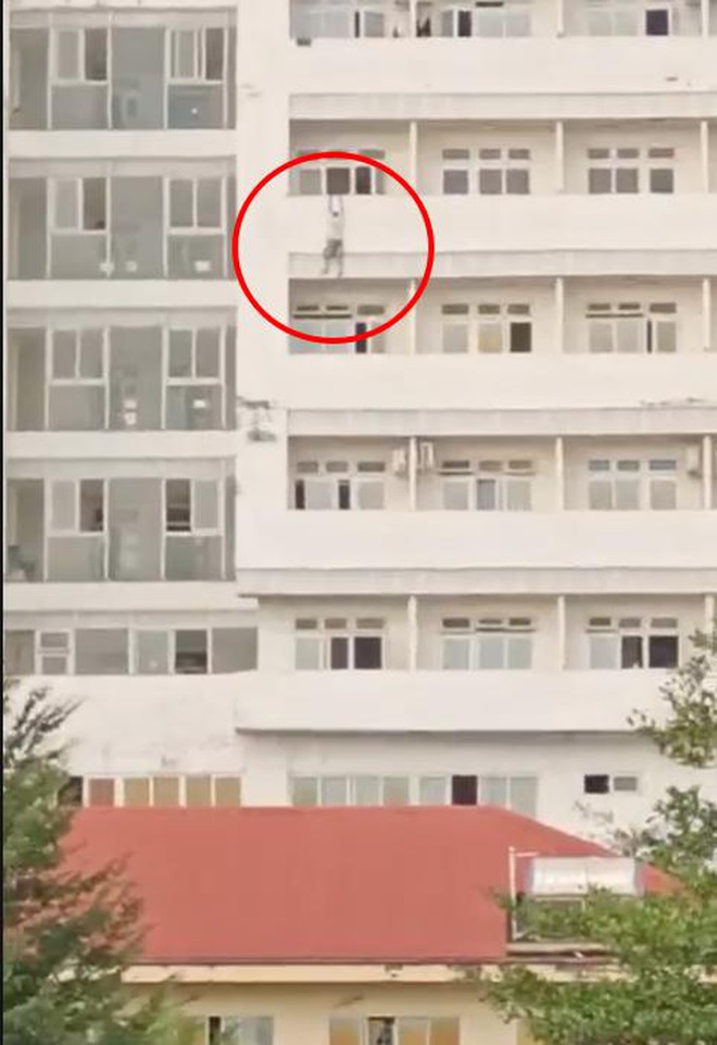 Điều tra vụ người đàn ông rơi từ lầu 8 …